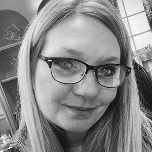 Meet your Posher, Leslleslie